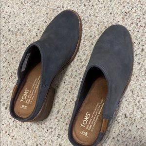 Toms mules.